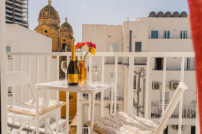 Stunning 1BDR Main Street Penthouse! Near Sea!